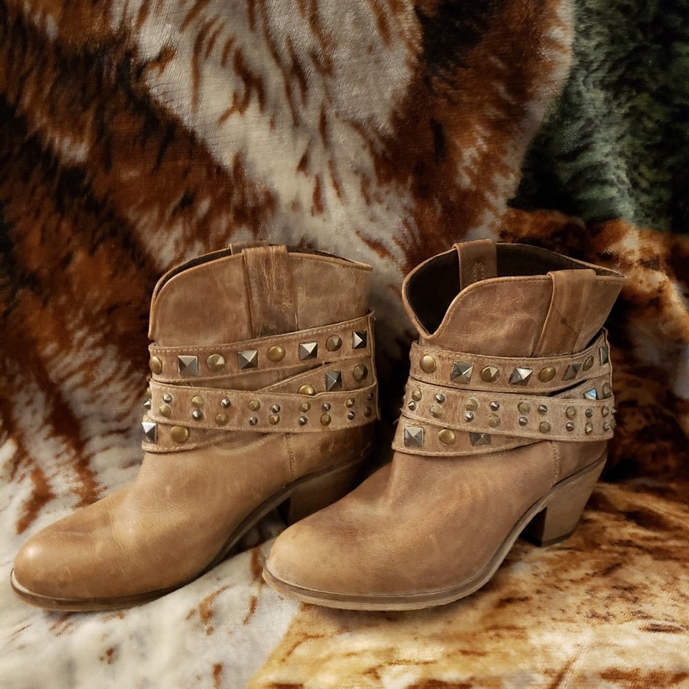 Corral ankle boots.Size 10